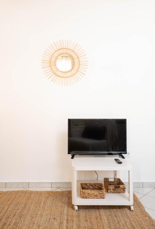 Pure Naxos - Central Complete Apartment Naxos City Экстерьер фото